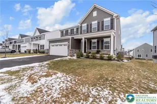 820 Hendon Ln, North Catasauqua Bor, PA 18032 - Photo 2