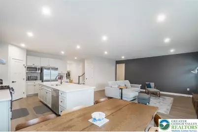 820 Hendon Lane, North Catasauqua Bor, PA 18032 - Photo 14