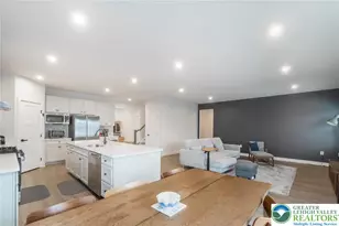 820 Hendon Ln, North Catasauqua Bor, PA 18032 - Photo 14