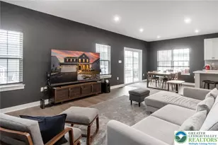 820 Hendon Ln, North Catasauqua Bor, PA 18032 - Photo 16