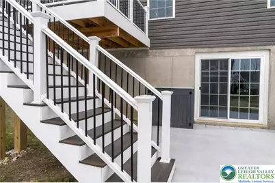 820 Hendon Lane, North Catasauqua Bor, PA 18032 - Photo 6