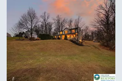 7733 Harbor Court, Washington Township, PA 18080 - Photo 2