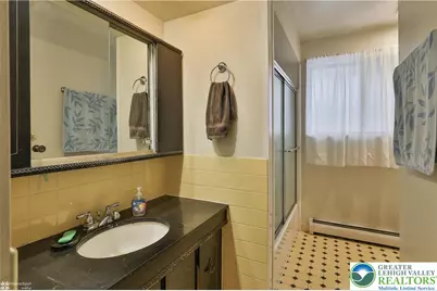 209 N Fairview Street, Nazareth Boro, PA 18064 - Photo 34