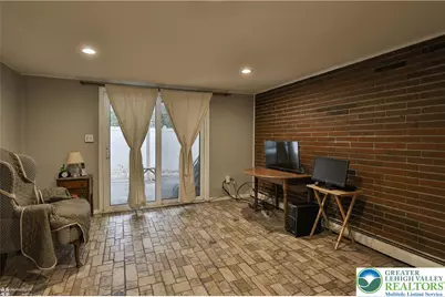 209 N Fairview Street, Nazareth Boro, PA 18064 - Photo 12