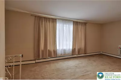 209 N Fairview Street, Nazareth Boro, PA 18064 - Photo 18