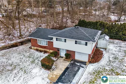 209 N Fairview Street, Nazareth Boro, PA 18064 - Photo 4