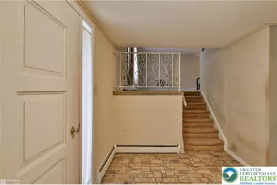 209 N Fairview Street, Nazareth Boro, PA 18064 - Photo 10