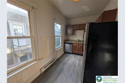 647 N New Street #4, Bethlehem City, PA 18018 - Photo 4