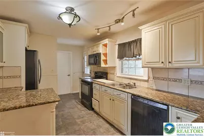 210 S 16th Street, Emmaus, PA 18049 - Photo 14