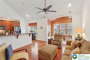 2076 Kingsview Rd, Lower Macungie Twp, PA 18062 - Photo 10