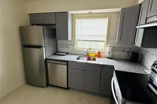 203 E Emmaus Ave, Salisbury Township, PA 18103 - Photo 4