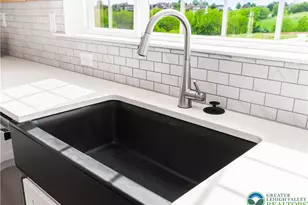 4450 Maple St, North Whitehall Twp, PA 18078 - Photo 10