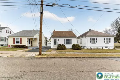 828 Miller Street, Wilson, PA 18042 - Photo 2