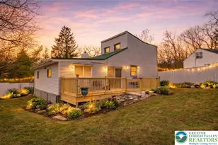 204 Shawnee Dr, Middle Smithfield, PA 18302 - Photo 2