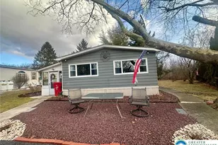 13 Longwood Cir, Moore Township, PA 18014 - Photo 2