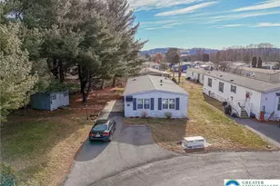 52 W Zimmer Dr, Lehigh Township, PA 18088 - Photo 4