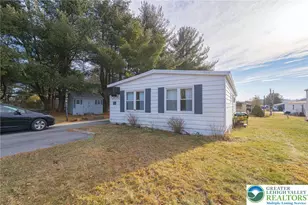 52 W Zimmer Dr, Lehigh Township, PA 18088 - Photo 2