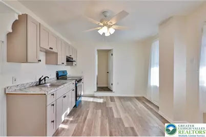 1005 Railroad Street, North Catasauqua Bor, PA 18032 - Photo 4