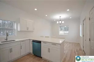 2 Elm St, Mount Pocono, PA 18344 - Photo 10