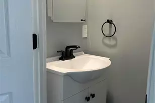 815 Fernhill Ln, Whitehall Twp, PA 18052 - Photo 4