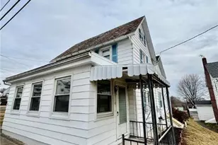 14 Main St, Pen Argyl, PA 18072 - Photo 1