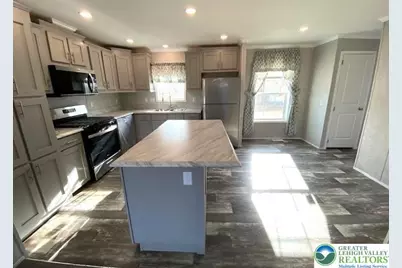 10104 Fernwood Lane, Upper Macungie Township, PA 18031 - Photo 2