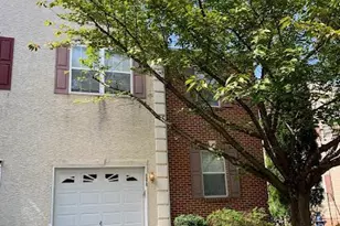 6870 Hunt Dr, Lower Macungie, PA 18062 - Photo 2