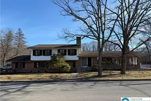 123 Eisenhower Blvd, Roseto, PA 18013 - Photo 1