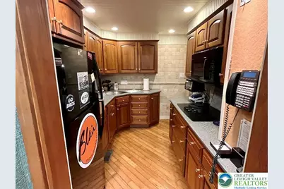 1412 Walter, Lower Saucon Township, PA 18015 - Photo 6