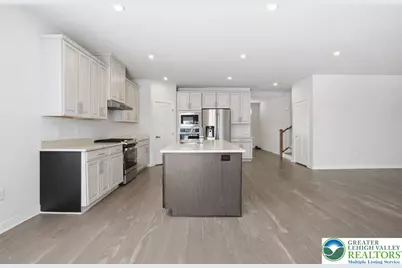 6405 Robin Road, Lower Macungie Township, PA 18062 - Photo 16