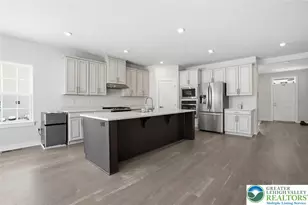 6405 Robin Rd, Lower Macungie Township, PA 18062 - Photo 10