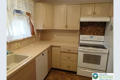 2012 Kemmerer Street, Bethlehem City, PA 18017 - Photo 10