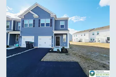 1182 Susan Circle, Upper Macungie Township, PA 18031 - Photo 2