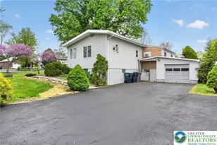 1220 Oakwood Dr, Hanover Twp, PA 18017 - Photo 6