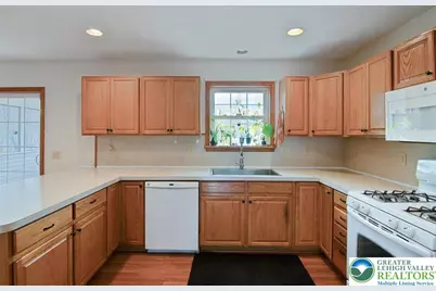 4938 Pine Ridge Drive, Bushkill, PA 18324 - Photo 10