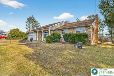 576 Horseshoe Drive, Plainfield Township, PA 18040 - Photo 4