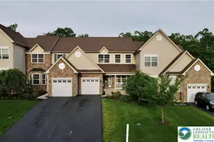 1824 Big Ridge Dr, Middle Smithfield, PA 18302 - Photo 1