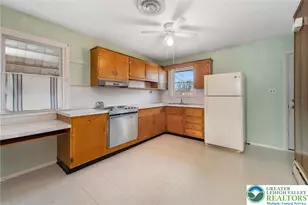 1327 W Wyoming St, Allentown, PA 18103 - Photo 10