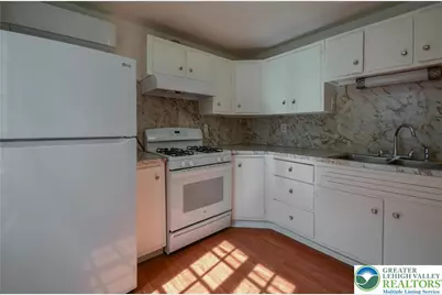 204 N 7 Street, Allentown, PA 18102 - Photo 2