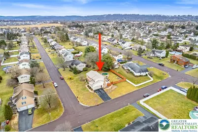 402 Florentine Drive, Forks Twp, PA 18040 - Photo 2