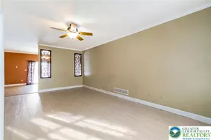 537 Kemmerer Ln, Upper Macungie Township, PA 18104 - Photo 4