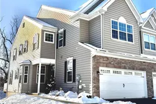 370 Redclover Ln, Upper Macungie Township, PA 18104 - Photo 2