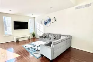 370 Redclover Ln, Upper Macungie Township, PA 18104 - Photo 6