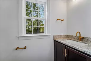 1012 Fairway Dr, Forks Twp, PA 18040 - Photo 32