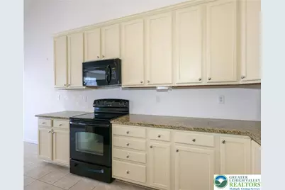 929 Orange Tip Way, Upper Macungie Township, PA 18031 - Photo 8