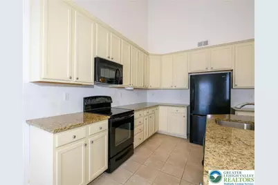 929 Orange Tip Way, Upper Macungie Township, PA 18031 - Photo 6