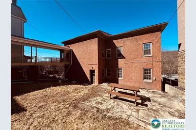 25 W Ridge Street, Lansford, PA 18232 - Photo 2