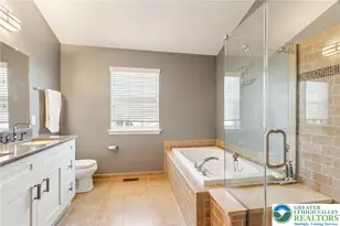 955 Yorkshire Dr, Upper Macungie Township, PA 18031 - Photo 44