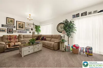 195 Maple Court, Alburtis Boro, PA 18011 - Photo 8