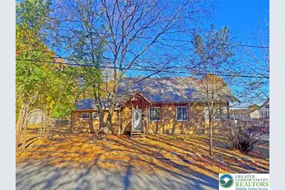 751 W Pennsylvania Avenue, Plainfield Township, PA 18072 - Photo 1